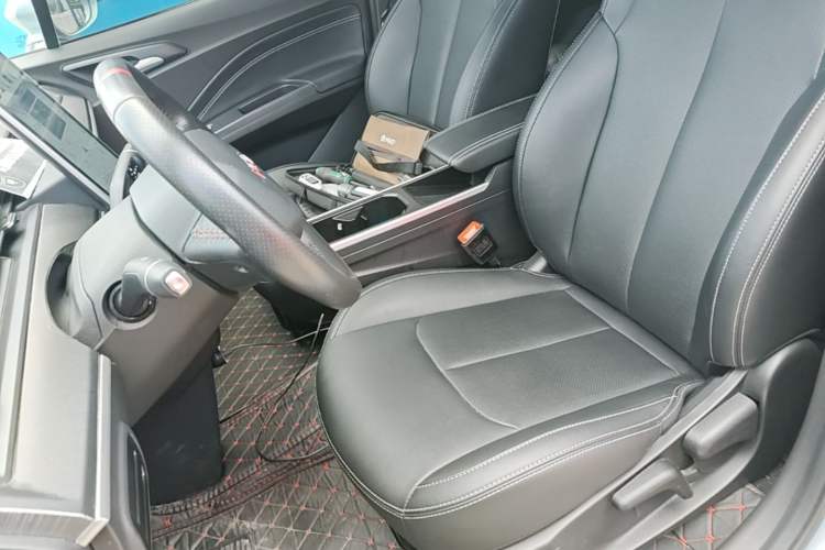 Used NETA V 2022 Chao 300 Lite Ternary Lithium Left Front Seat