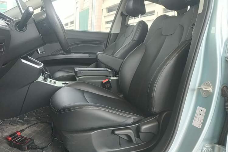Used NETA V 2022 Long-Range Industry Custom Edition Left Front Seat