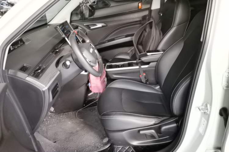 Used NETA V 2022 Chao 400 Lite Left Front Seat