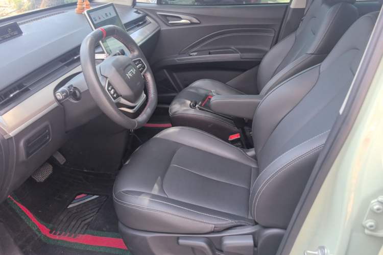 Used NETA V 2022 Long-Range Industry Custom Edition Left Front Seat