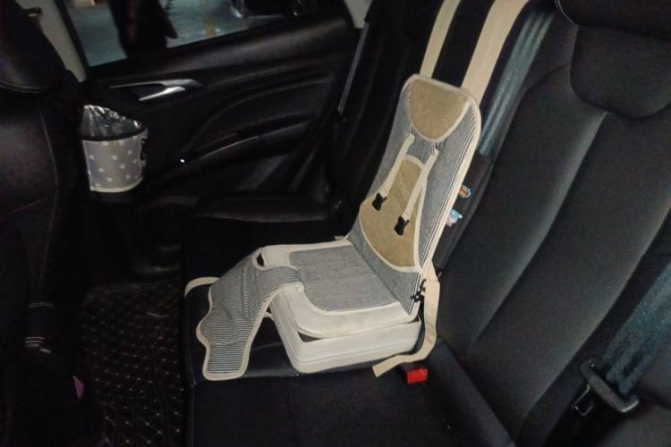 Used NETA V 2022 Chao 400 Lite Left Rear Seat