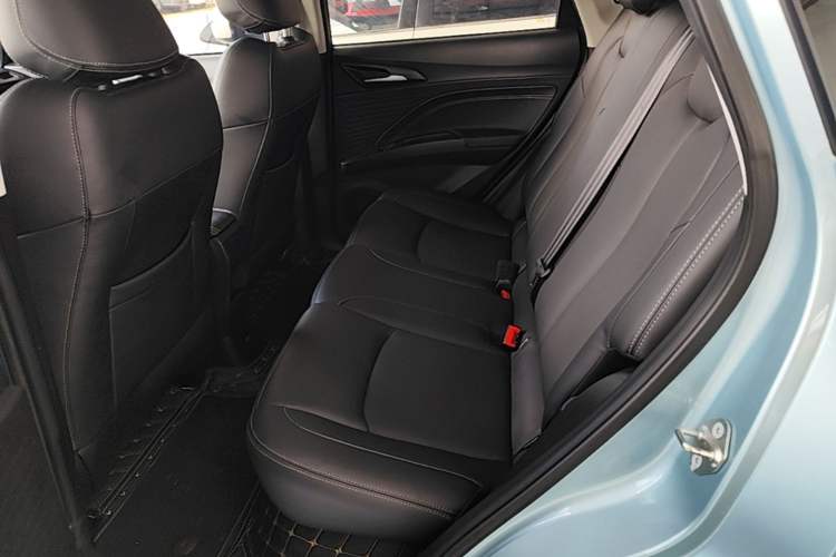 Used NETA V 2022 Pro Long-Range Smart Edition Left Rear Seat
