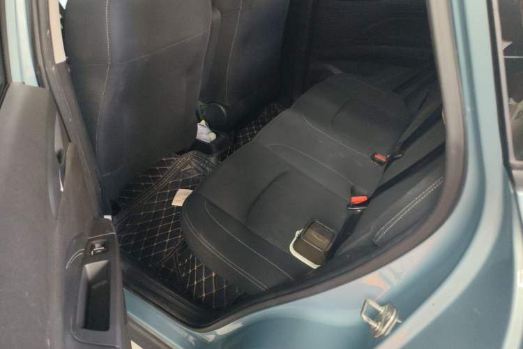 Used NETA V 2022 Standard Range Industry Custom Edition Left Rear Seat