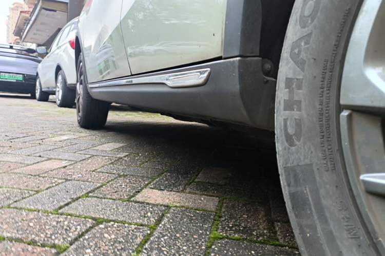 Used NETA V 2022 Chao 300 Lite Ternary Lithium Left Side Sill