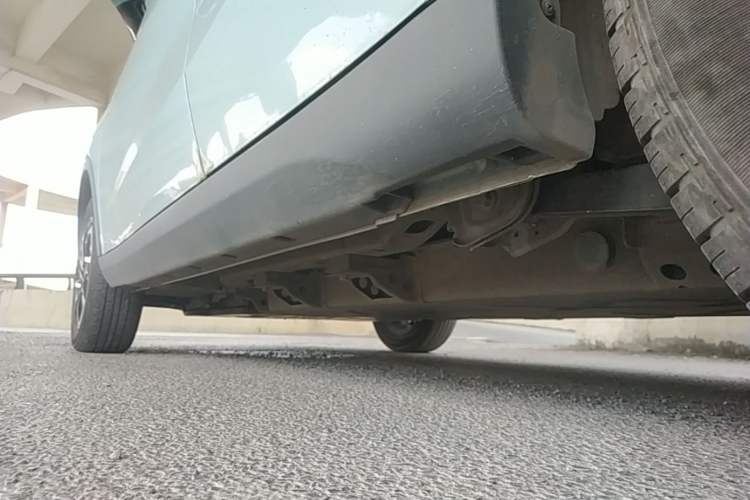 Used NETA V 2022 Long-Range Industry Custom Edition Left Side Sill