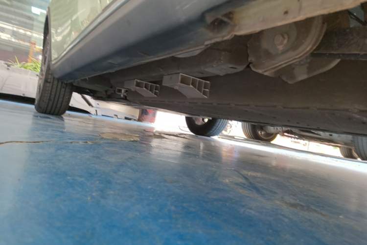Used NETA V 2022 Chao 300 Lite Lithium Iron Phosphate Left Side Sill