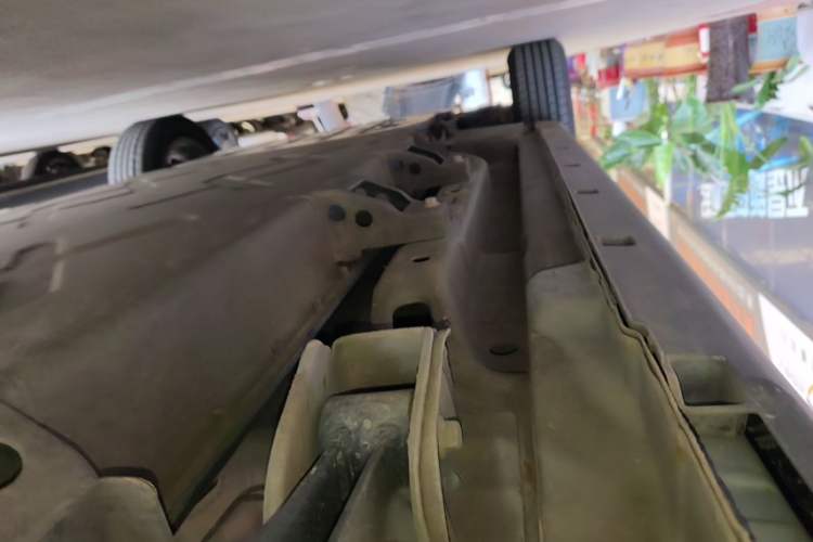 Used NETA V 2022 Chao 300 Lite Ternary Lithium Left Side Sill