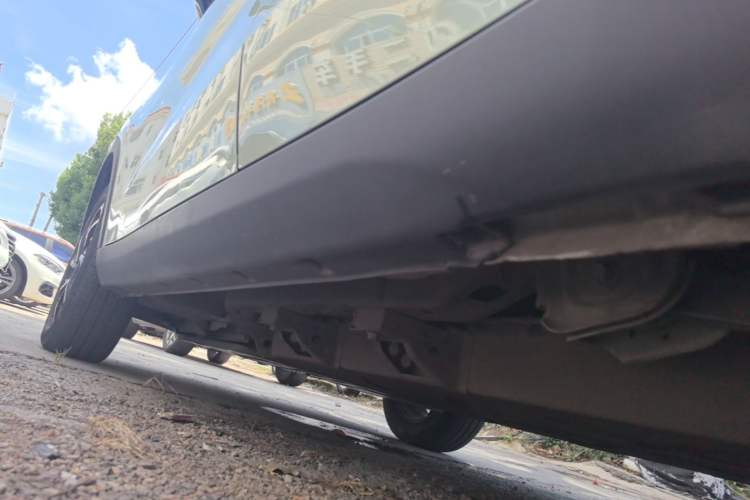 Used NETA V 2022 Long-Range Industry Custom Edition Left Side Sill