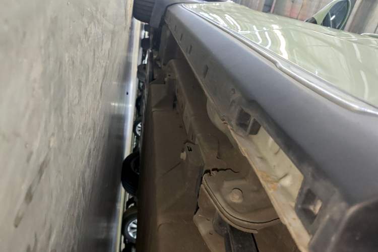 Used NETA V 2022 Chao 400 Pro Left Side Sill