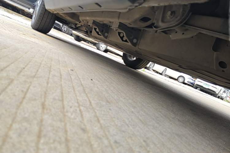Used NETA V 2022 Standard Range Industry Custom Edition Left Side Sill
