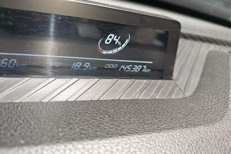 Used NETA V 2022 Chao 300 Lite Ternary Lithium Odometer Close Up
