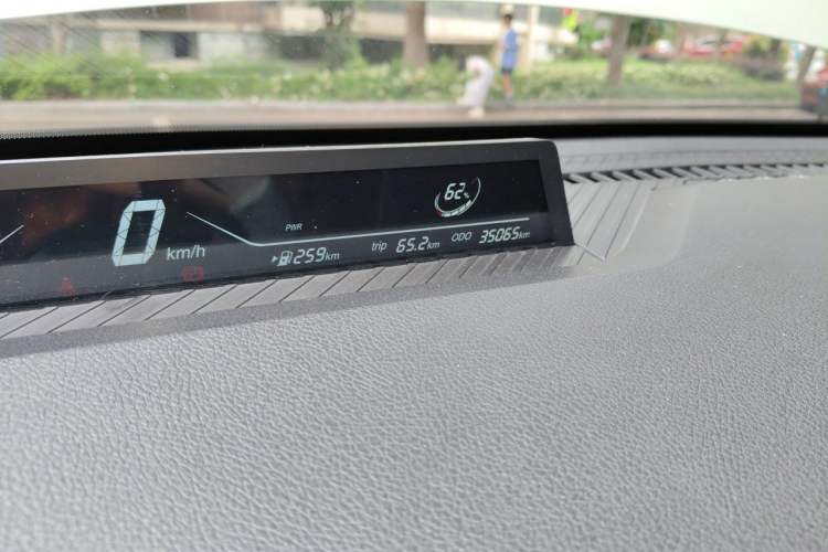 Used NETA V 2022 Chao 400 Lite Odometer Close Up
