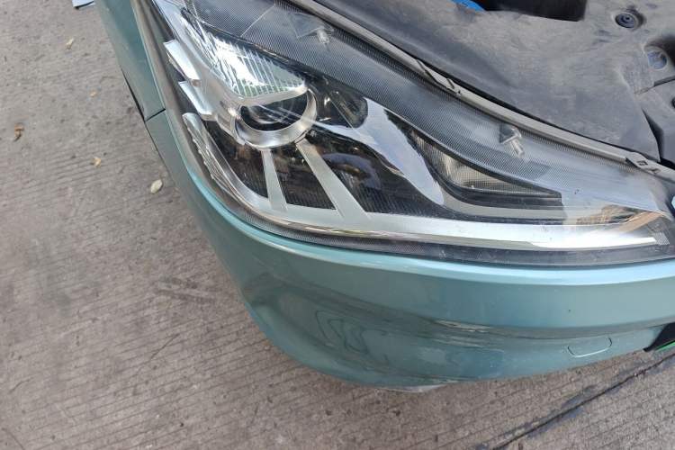 Used NETA V 2022 Chao 400 Lite Right Front Headlight