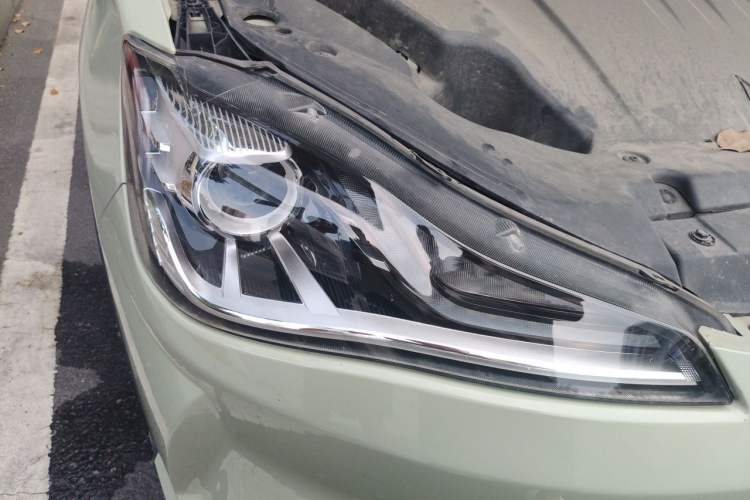 Used NETA V 2022 Chao 400 Lite Right Front Headlight