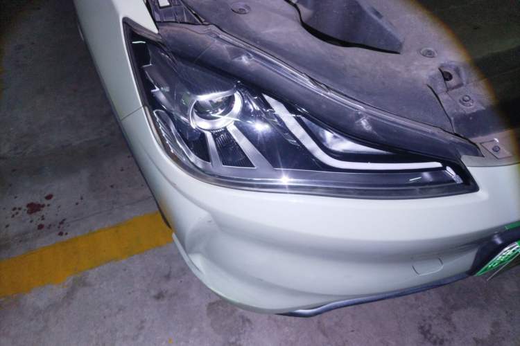 Used NETA V 2022 Chao 400 Lite Right Front Headlight