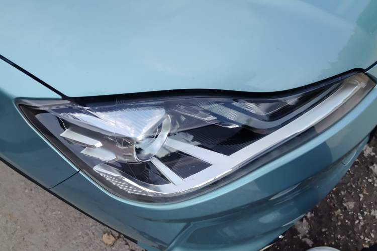 Used NETA V 2022 Chao 400 Lite Right Front Headlight