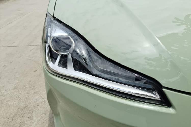 Used NETA V 2022 Chao 400 Lite Right Front Headlight