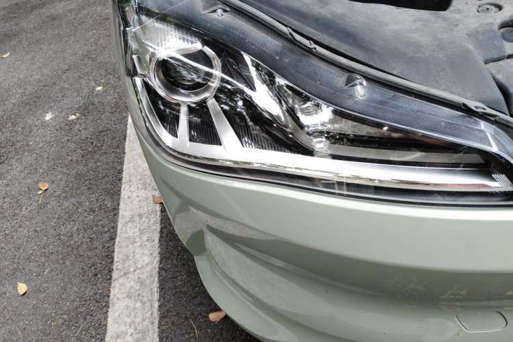 Used NETA V 2022 Chao 400 Lite Right Front Headlight