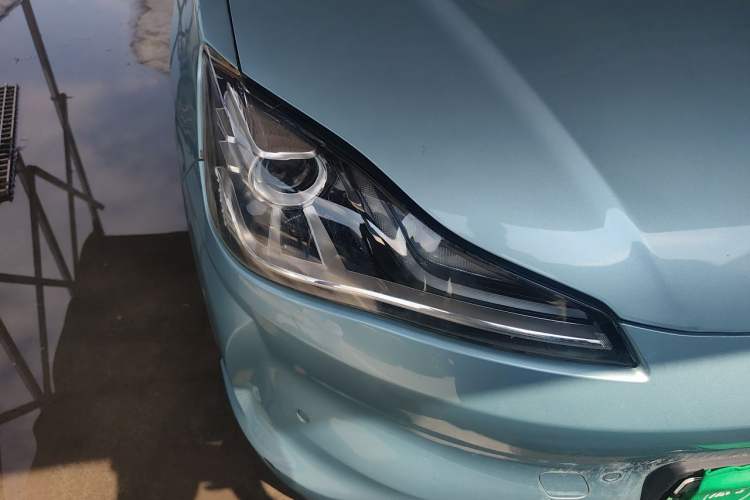 Used NETA V 2022 Chao 400 Right Front Headlight