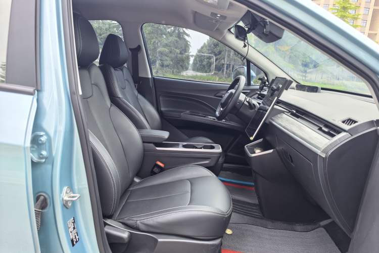 Used NETA V 2022 Chao 400 Lite Right Front Seat