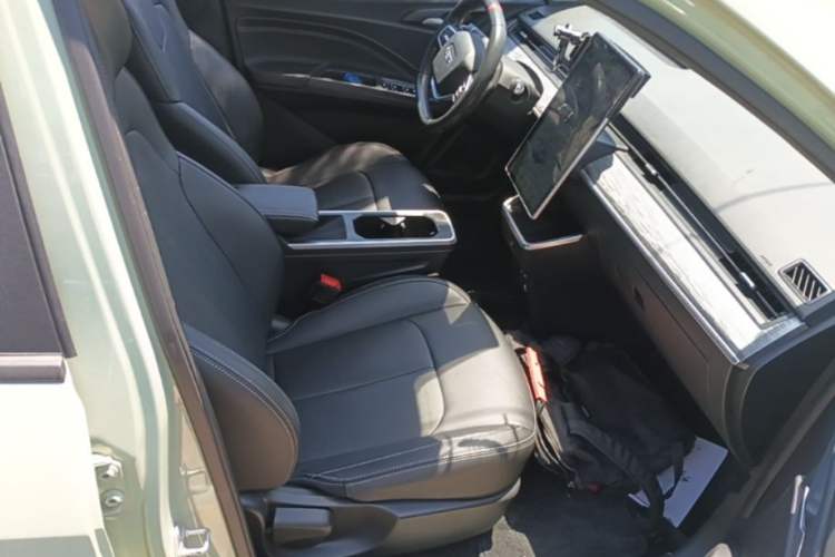 Used NETA V 2022 Chao 400 Lite Right Front Seat