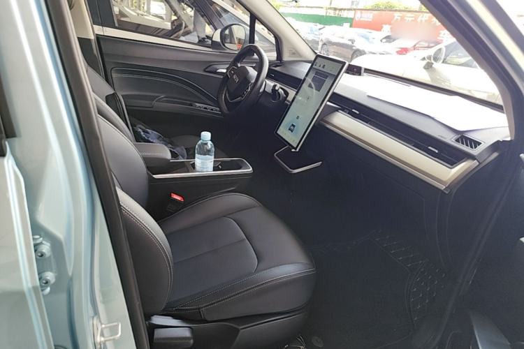 Used NETA V 2022 Pro Long-Range Smart Edition Right Front Seat