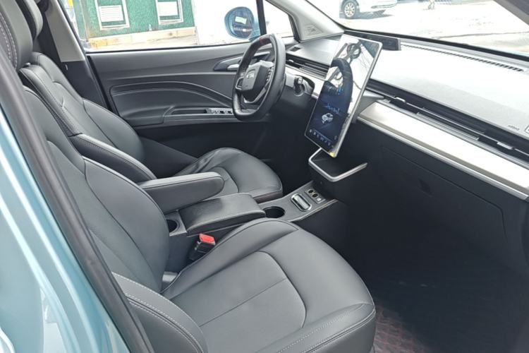 Used NETA V 2022 Standard Range Industry Custom Edition Right Front Seat