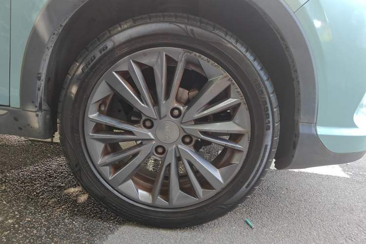 Used NETA V 2022 Chao 400 Industry Custom Edition Right Front Wheel Hub