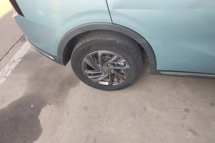 Used NETA V 2022 Chao 300 Lite Ternary Lithium Right Rear Wheel Hub