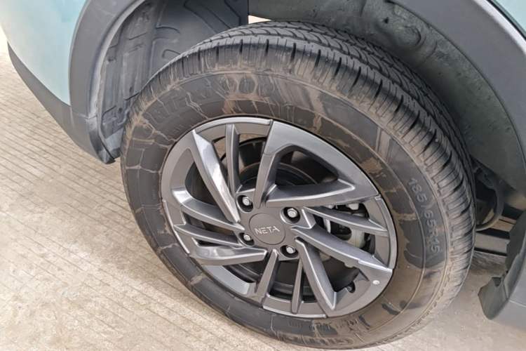 Used NETA V 2022 Standard Range Industry Custom Edition Right Rear Wheel Hub