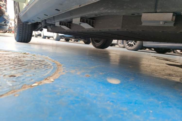 Used NETA V 2022 Chao 300 Lite Lithium Iron Phosphate Right Side Sill