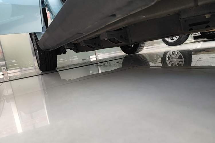 Used NETA V 2022 Pro Long-Range Smart Edition Right Side Sill