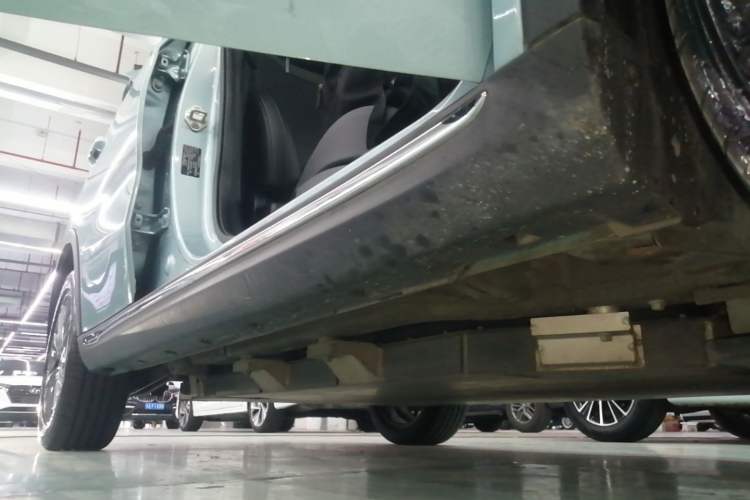 Used NETA V 2022 Chao 400 Lite Right Side Sill