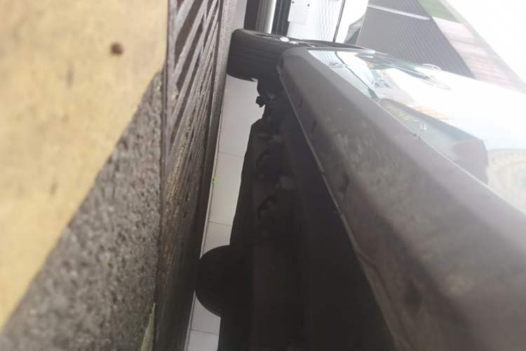 Used NETA V 2022 Long-Range Industry Custom Edition Right Side Sill