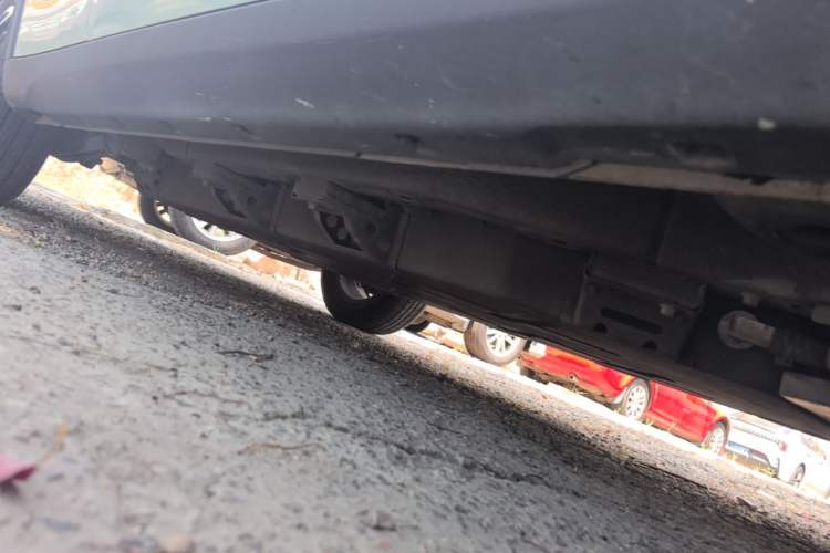 Used NETA V 2022 Long-Range Industry Custom Edition Right Side Sill