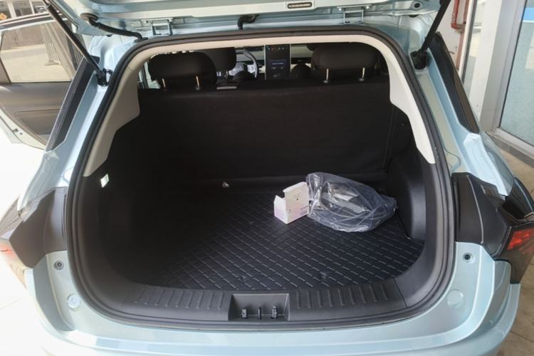 Used NETA V 2022 Chao 300 Lite Ternary Lithium Trunk
