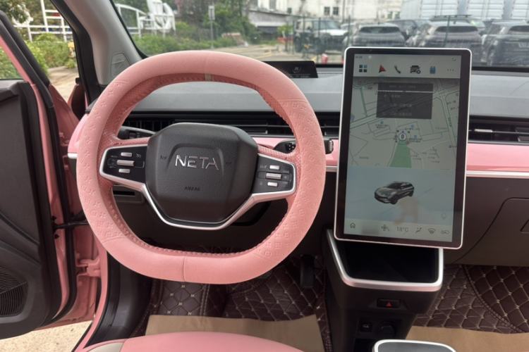 Used NETA V 2022 Chao 400 Lite Pink Custom Edition Interior 2