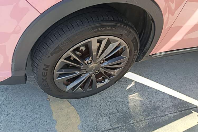 Used NETA V 2022 Chao 400 Lite Pink Custom Edition Left Front Wheel Hub