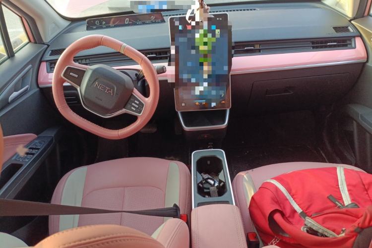 Used NETA V 2022 Chao 400 Lite Pink Custom Edition Interior 2