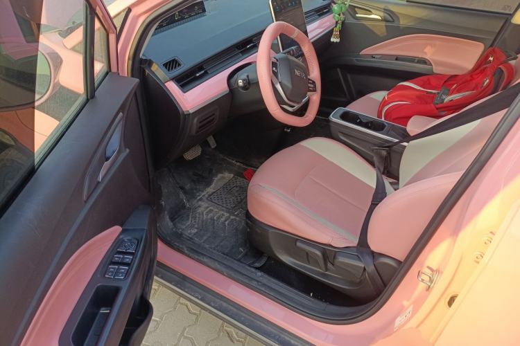 Used NETA V 2022 Chao 400 Lite Pink Custom Edition Interior 3