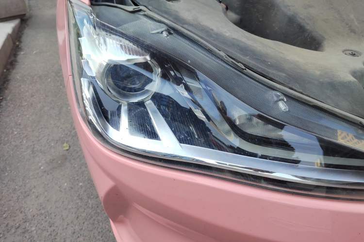 Used NETA V 2022 Chao 400 Lite Pink Custom Edition Right Front Headlight