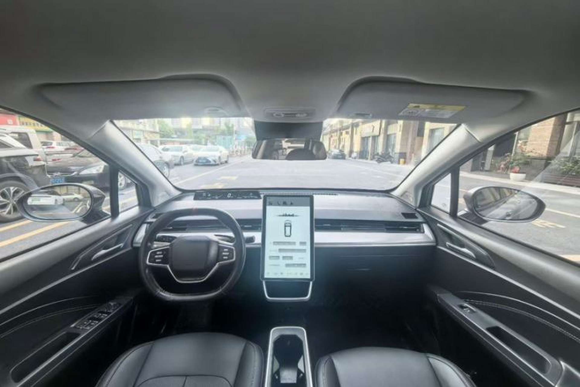 Used NETA V 2022 Pro Long-Range Smart Edition Interior 2
