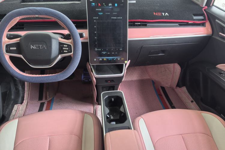 Used NETA V 2022 Chao 400 Lite Pink Custom Edition Interior 1