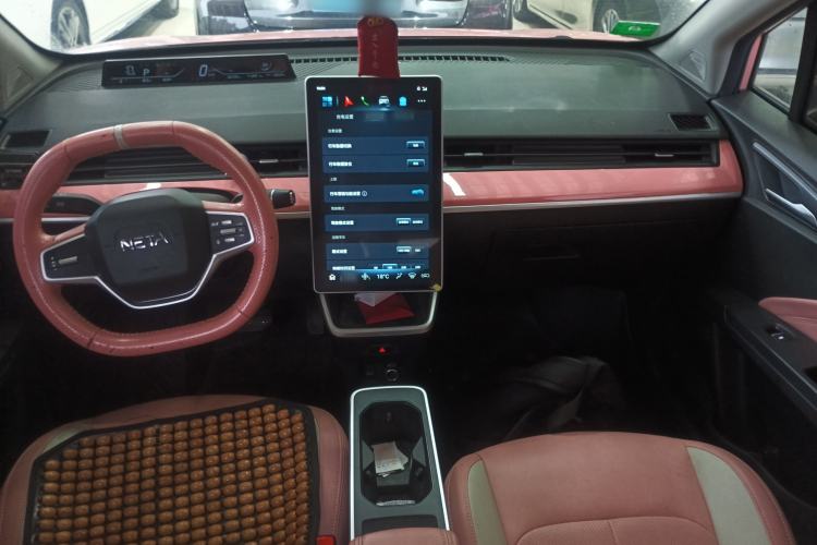 Used NETA V 2022 Chao 400 Lite Pink Custom Edition Interior 2