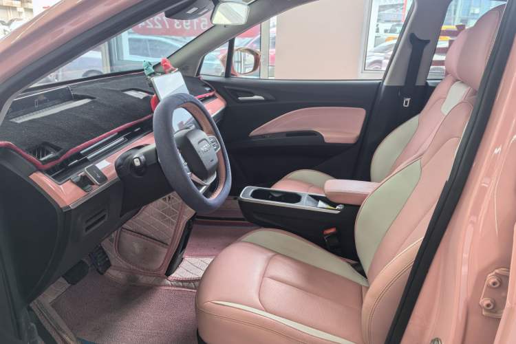 Used NETA V 2022 Chao 400 Lite Pink Custom Edition Interior 2