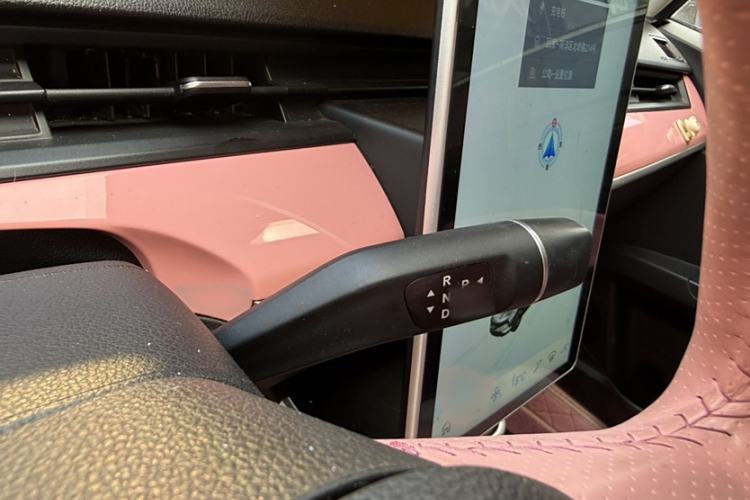 Used NETA V 2022 Chao 400 Lite Pink Custom Edition Interior 3