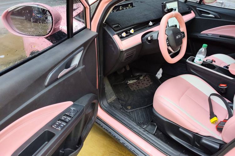 Used NETA V 2022 Chao 400 Lite Pink Custom Edition Interior 3