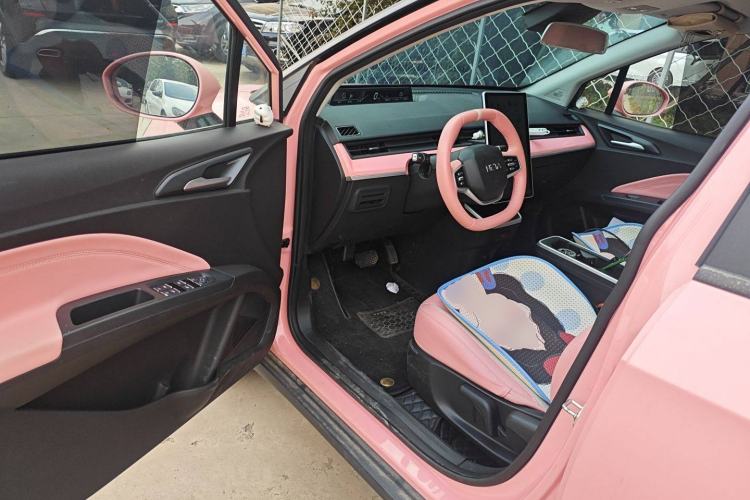 Used NETA V 2022 Chao 400 Lite Pink Custom Edition Interior 3