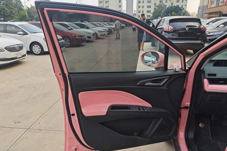 Used NETA V 2022 Chao 400 Lite Pink Custom Edition Interior 7