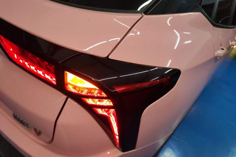 Used NETA V 2022 Chao 400 Lite Pink Custom Edition Right Rear Taillight